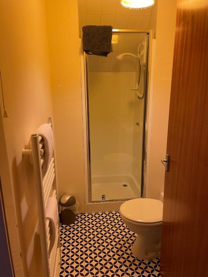 2 Bedroom Flat In Stornoway Town Centre エクステリア 写真